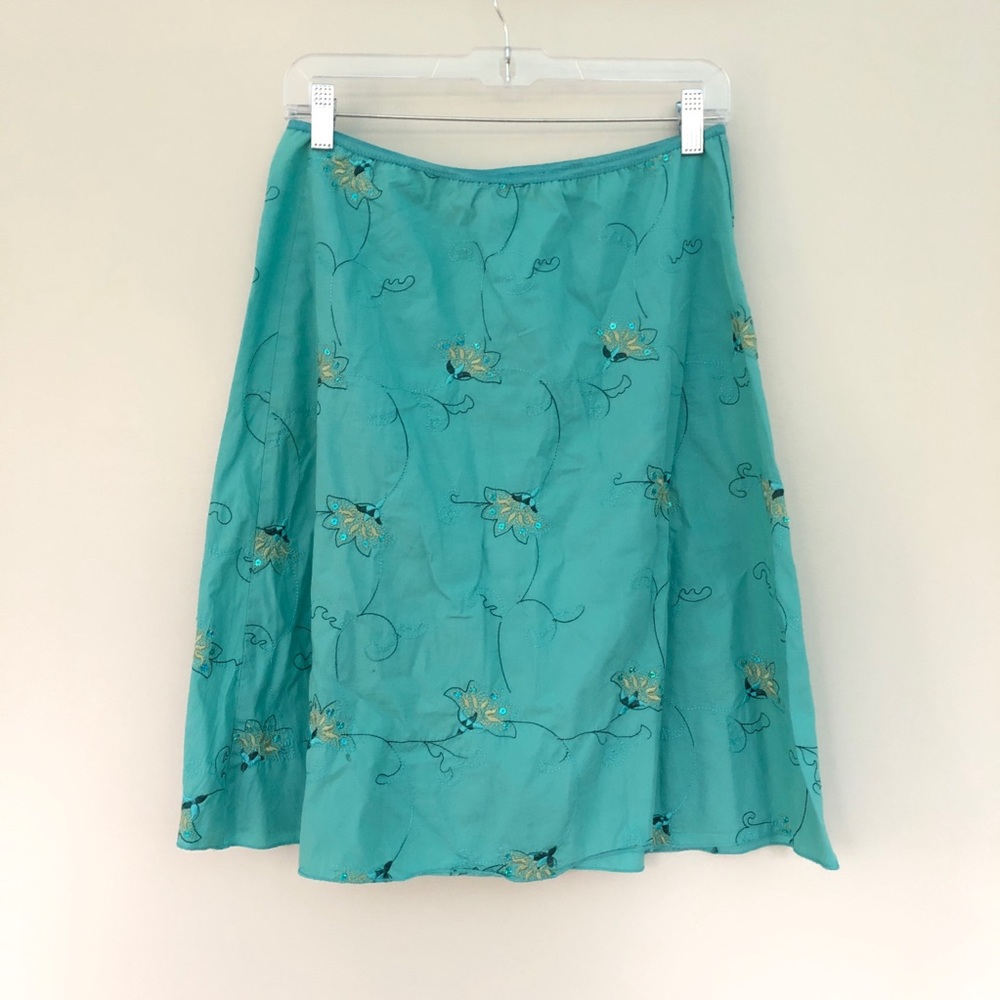 Blue floral embroidery skirt